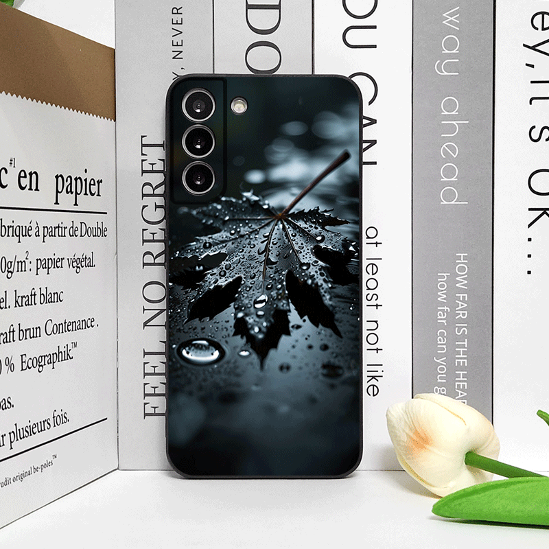 세련되고 멋진 블랙 메이플 리프 프린트 휴대폰 케이스  - Huawei Mate 60 리뷰 및 가격